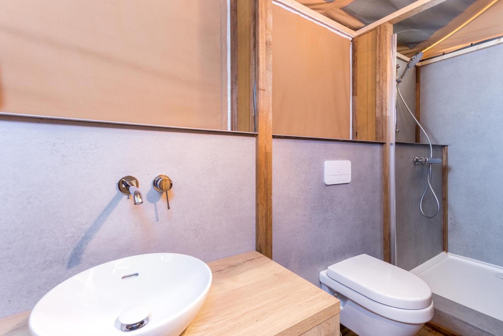 Landal Glamping Neufchâteau Hotel Phòng bức ảnh
