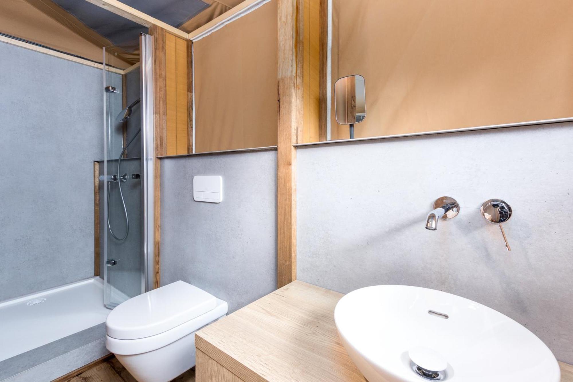 Landal Glamping Neufchâteau Hotel Phòng bức ảnh