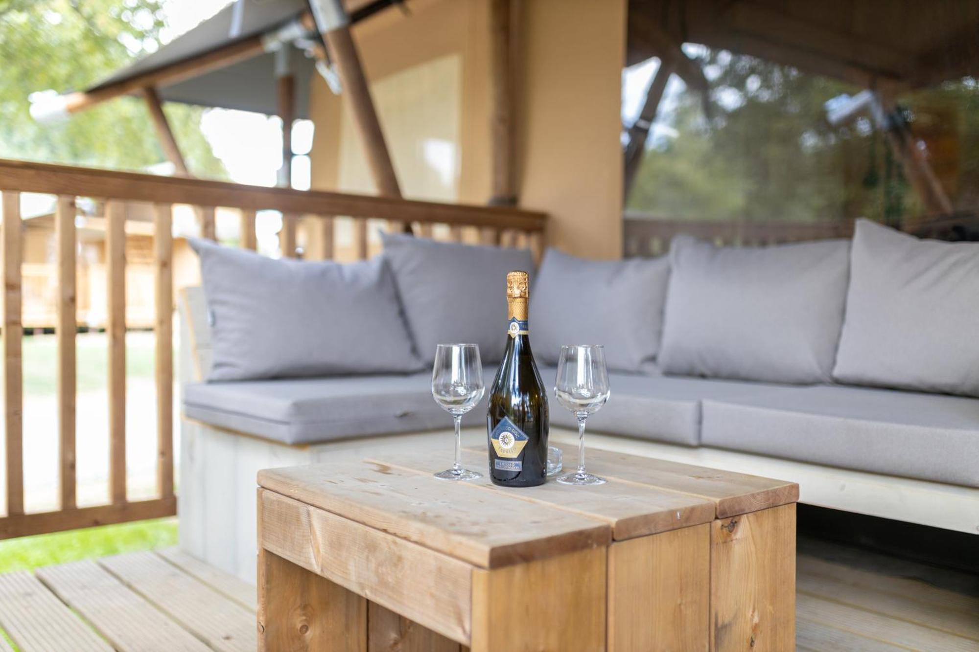 Landal Glamping Neufchâteau Hotel Phòng bức ảnh