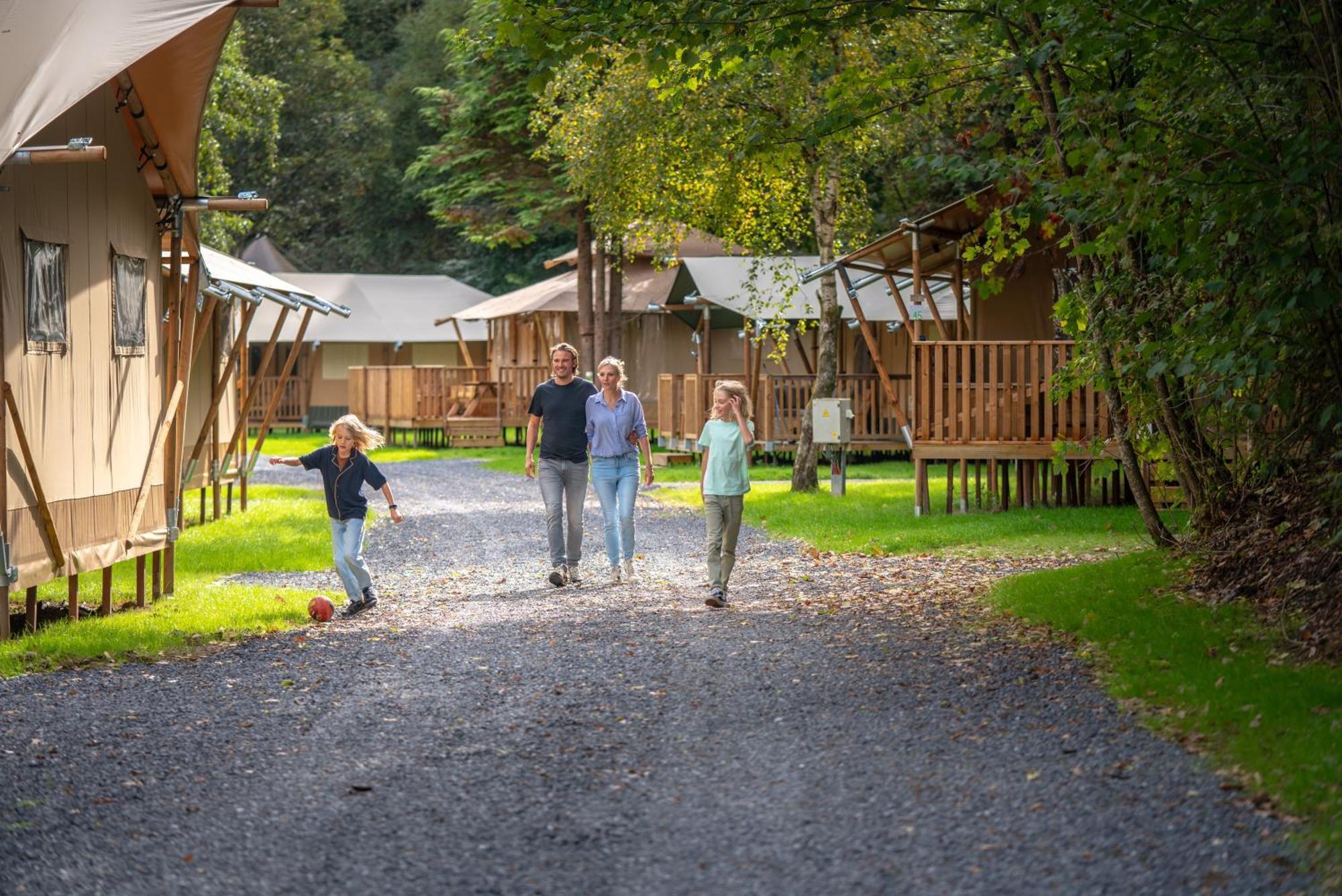 Landal Glamping Neufchâteau Hotel Ngoại thất bức ảnh